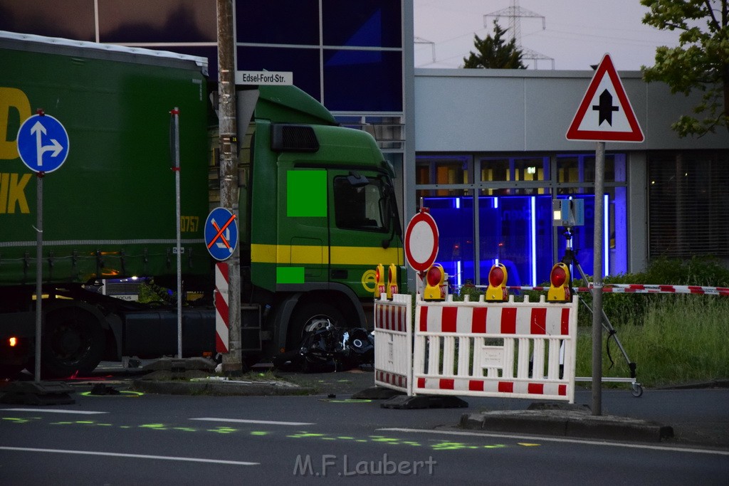 Schwerer Motorrad Unfall Feldkassel Robert Boschstr Edsel Fordstr P078.JPG - Miklos Laubert